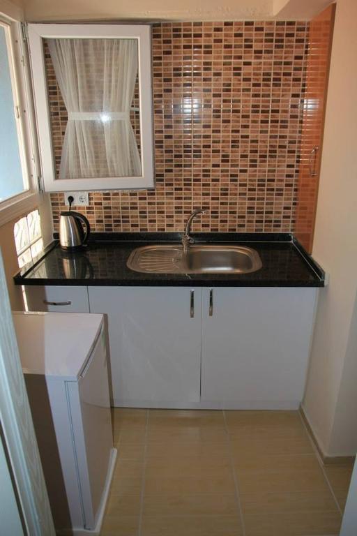 Mavi Butik Apart Кешме Экстерьер фото
